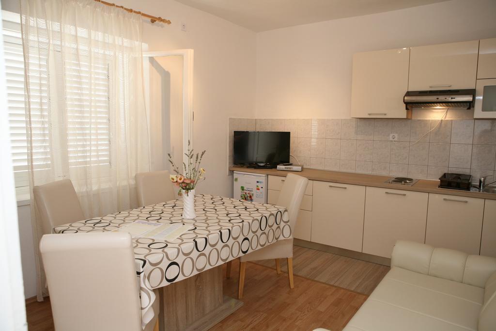Apartments Radic 트로기르 객실 사진